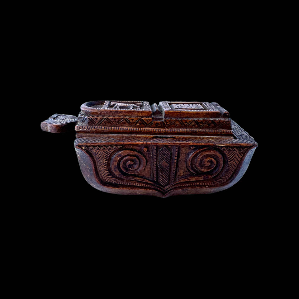 Boite en Bois Sculpté (Norvège) - Datée 1823
