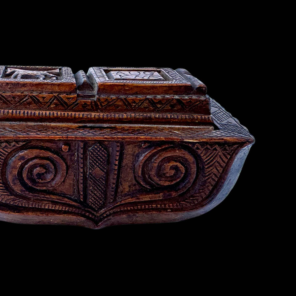 Boite en Bois Sculpté (Norvège) - Datée 1823
