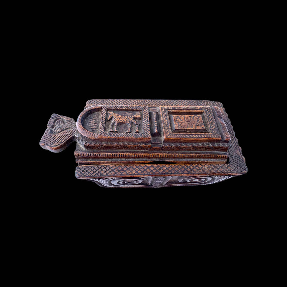 Boite en Bois Sculpté (Norvège) - Datée 1823