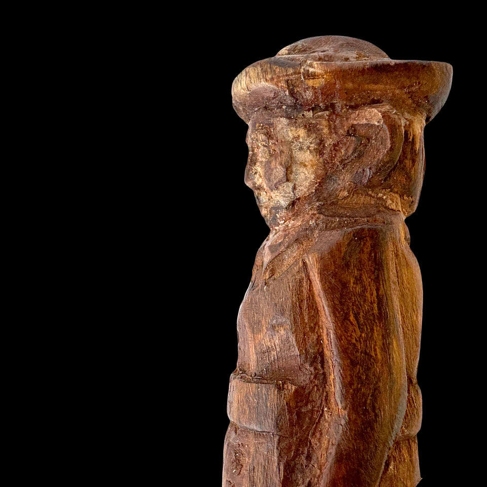 Couteau à Manche en Bois Sculpté (France) - XVIIe siècle