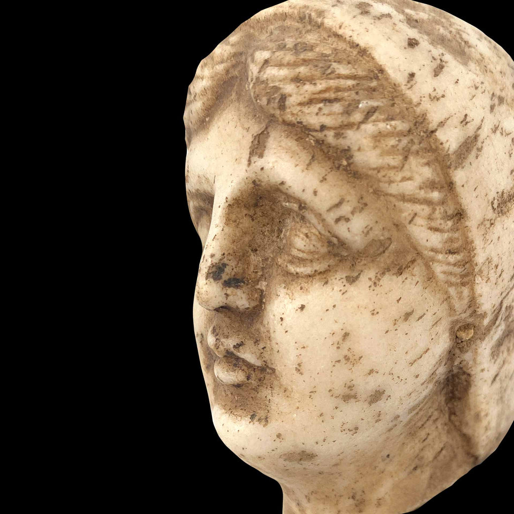 Tête d'Homme Barbu Sculptée En Marbre, époque XVII ème Tête d'Homme Barbu Sculptée En Marbre, époque XVII ème