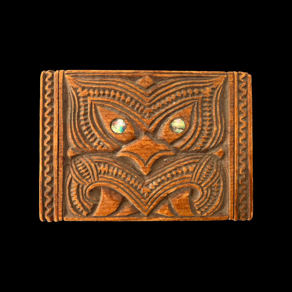 Boîte Maori en Bois Sculpté (Nouvelle-Zélande) - Années 1930/1950