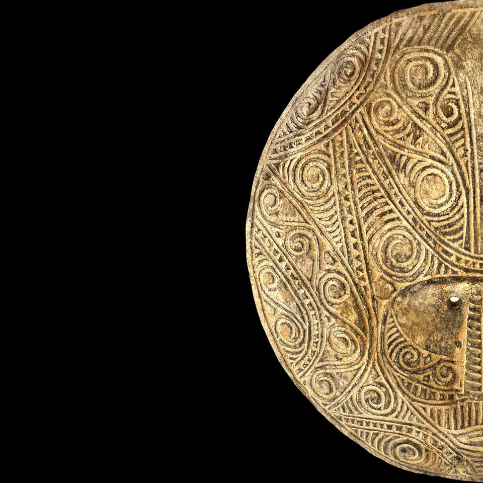 Masque de Façade des Moluques en Bois Sculpté (Indonésie) - XXe Siècle