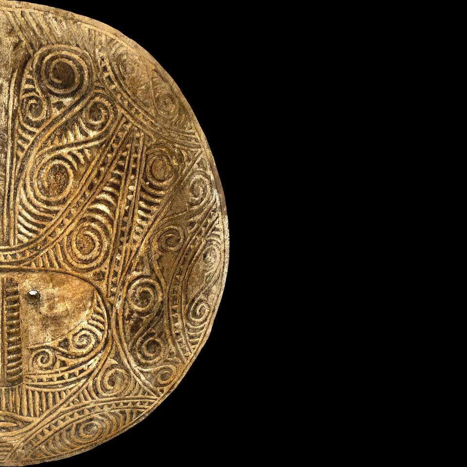 Masque de Façade des Moluques en Bois Sculpté (Indonésie) - XXe Siècle