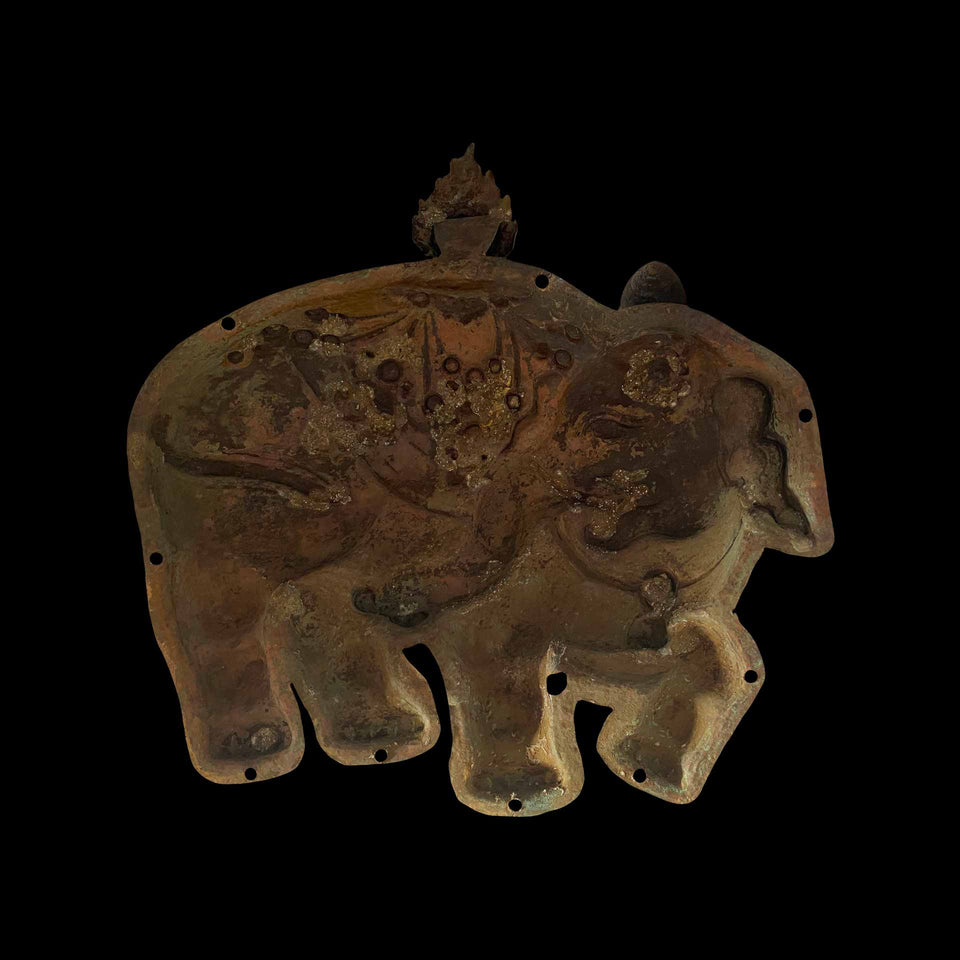 Paire d’Éléphants en Cuivre Martelé et Repoussé (Tibet) - XIXe siècle