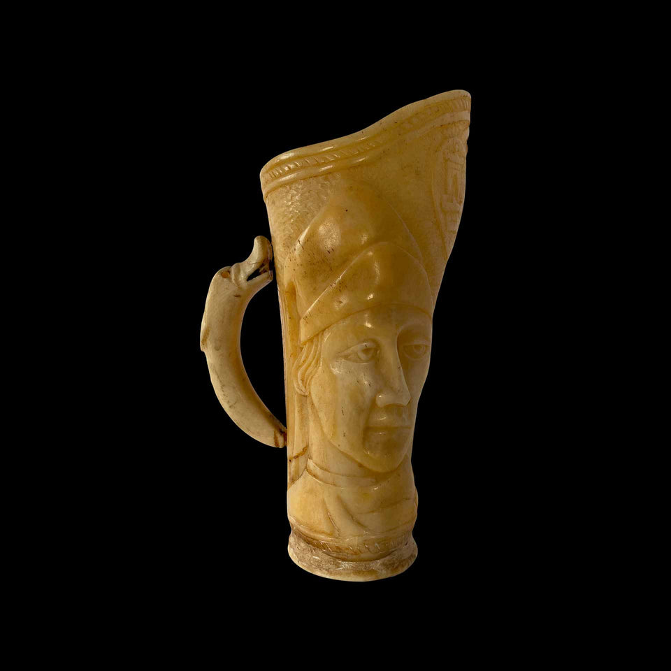 Pichet « Visage Marin » en Os Sculpté (France) - XVIIIe siècle