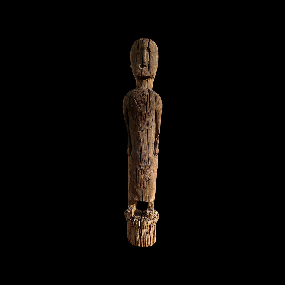 Statue Funéraire Jaraï de Grande Femme en Bois Sculpté (Vietnam) - Milieu du XXe siècle