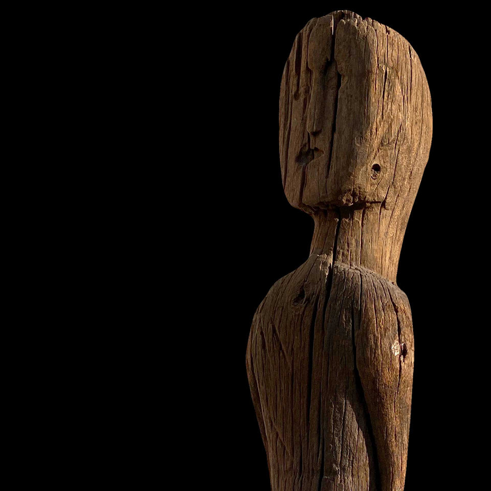 Statue Funéraire Jaraï de Grande Femme en Bois Sculpté (Vietnam) - Milieu du XXe siècle
