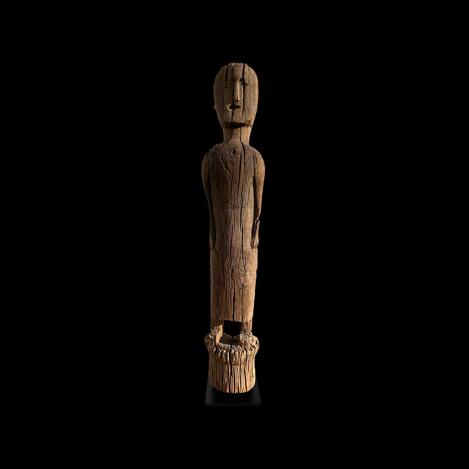 Statue Funéraire Jaraï de Grande Femme en Bois Sculpté (Vietnam) - Milieu du XXe siècle