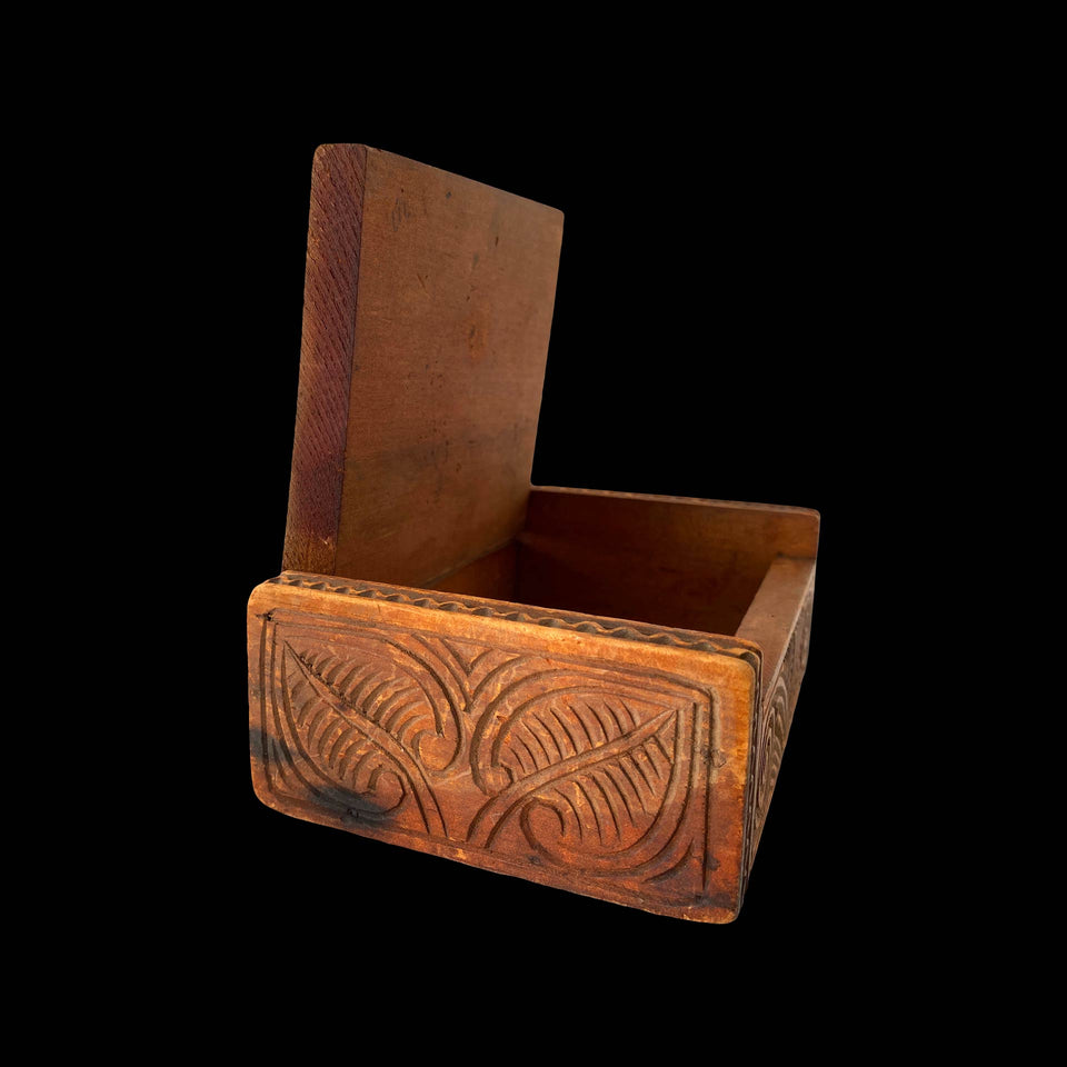 Boîte Maori en Bois Sculpté (Nouvelle-Zélande) - Années 1930/1950