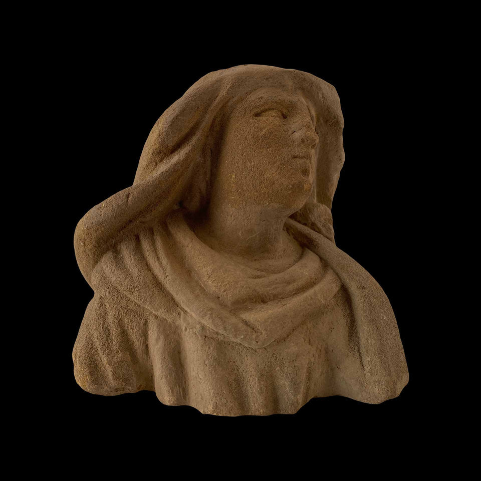 Buste de Femme en Grès Sculpté (Allemagne) - XVe siècle