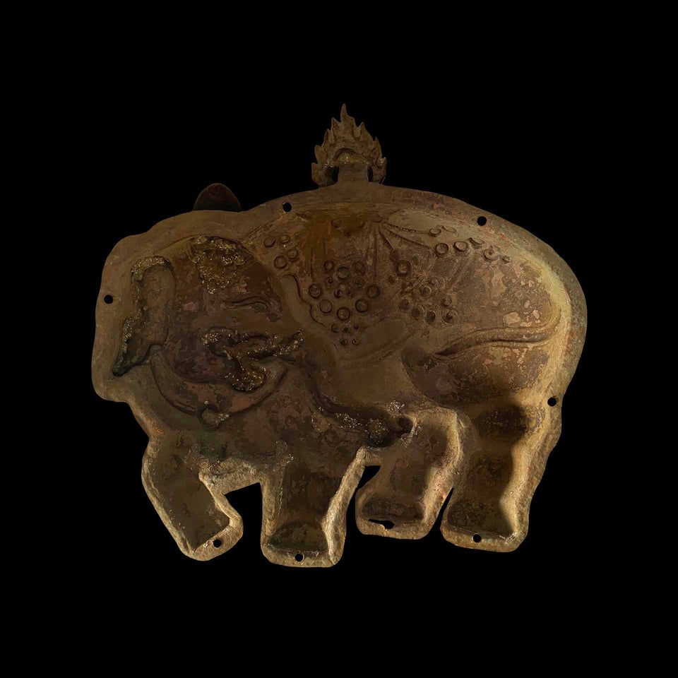 Paire d’Éléphants en Cuivre Martelé et Repoussé (Tibet) - XIXe siècle