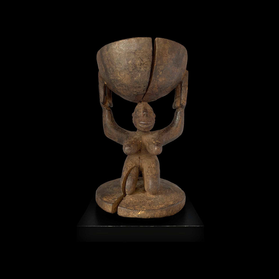 Porteuse de Coupe Yoruba en Bois Sculpté (Nigéria) - XXe siècle