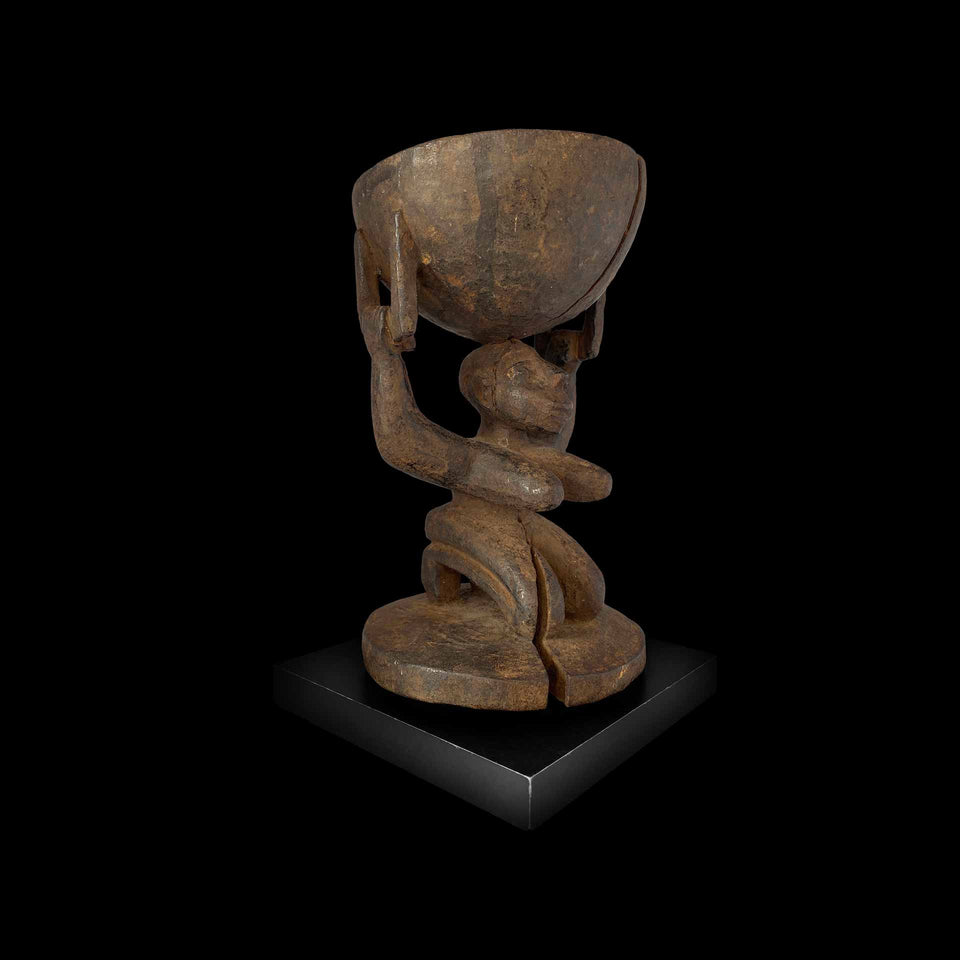 Porteuse de Coupe Yoruba en Bois Sculpté (Nigéria) - XXe siècle
