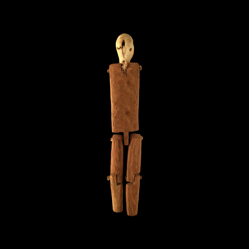 Poupée Inuit en Bois et Cachalot Sculptés (Alaska) - Première Moitié du XXe siècle