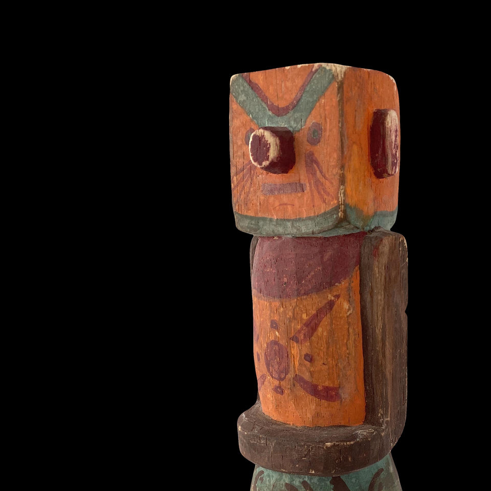 Poupée Kachina Navajo d'Arizona "Tête Carrée" en bois de peuplier sculpté (Etats-Unis) - Années 1950
