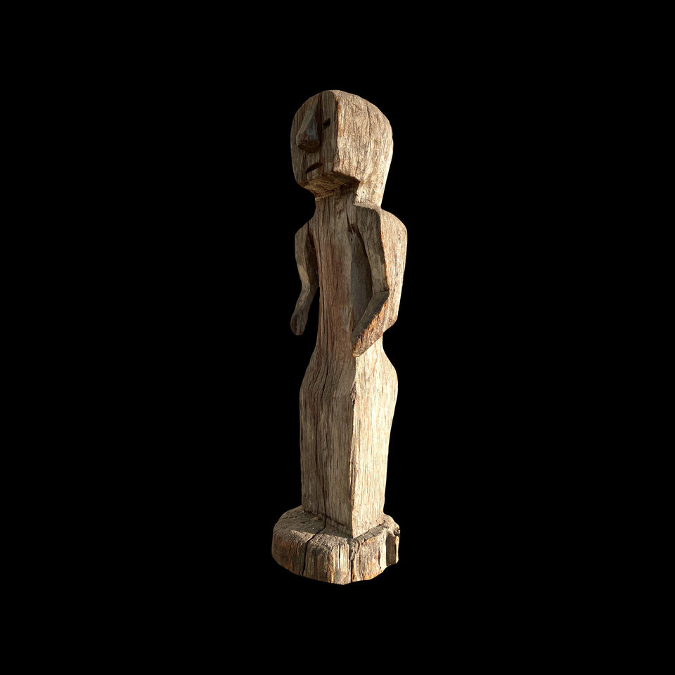 Statue Funéraire Jaraï de Petite Femme en Bois Sculpté (Vietnam) - Milieu du XXe siècle