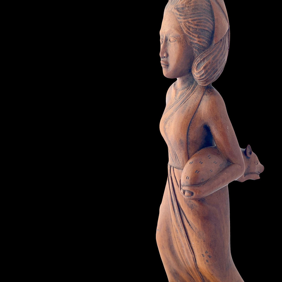 Statuette Femme et son Porcelet en Bois Sculpté (Bali) - Années 1930