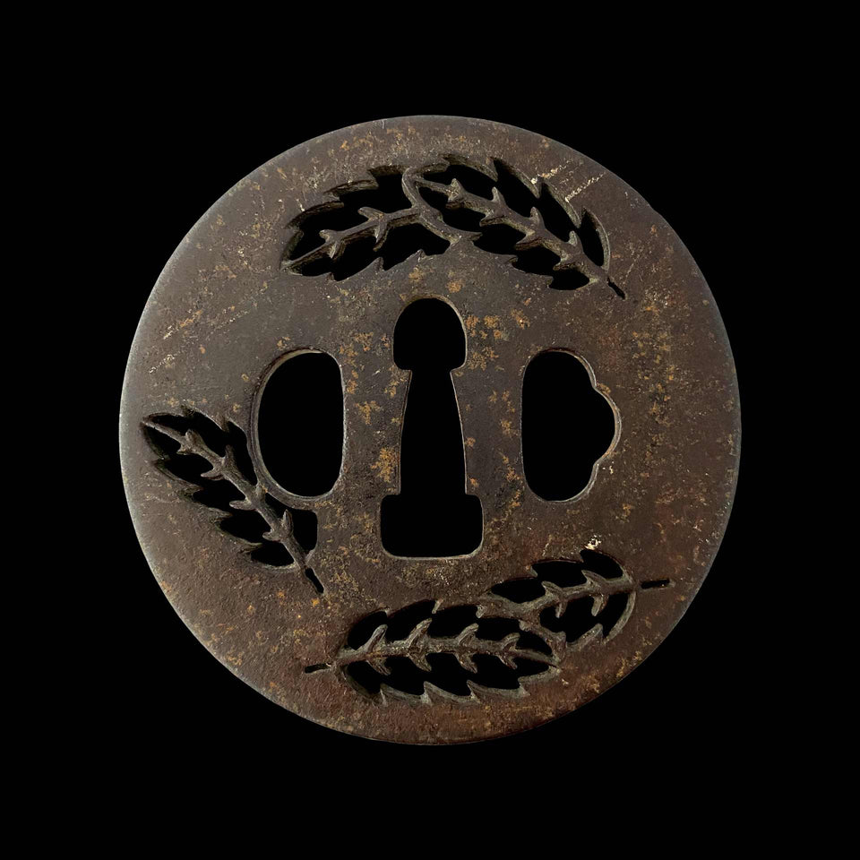 Tsuba motif Feuillages en Fonte de Fer (Japon) - Début du XIXe siècle