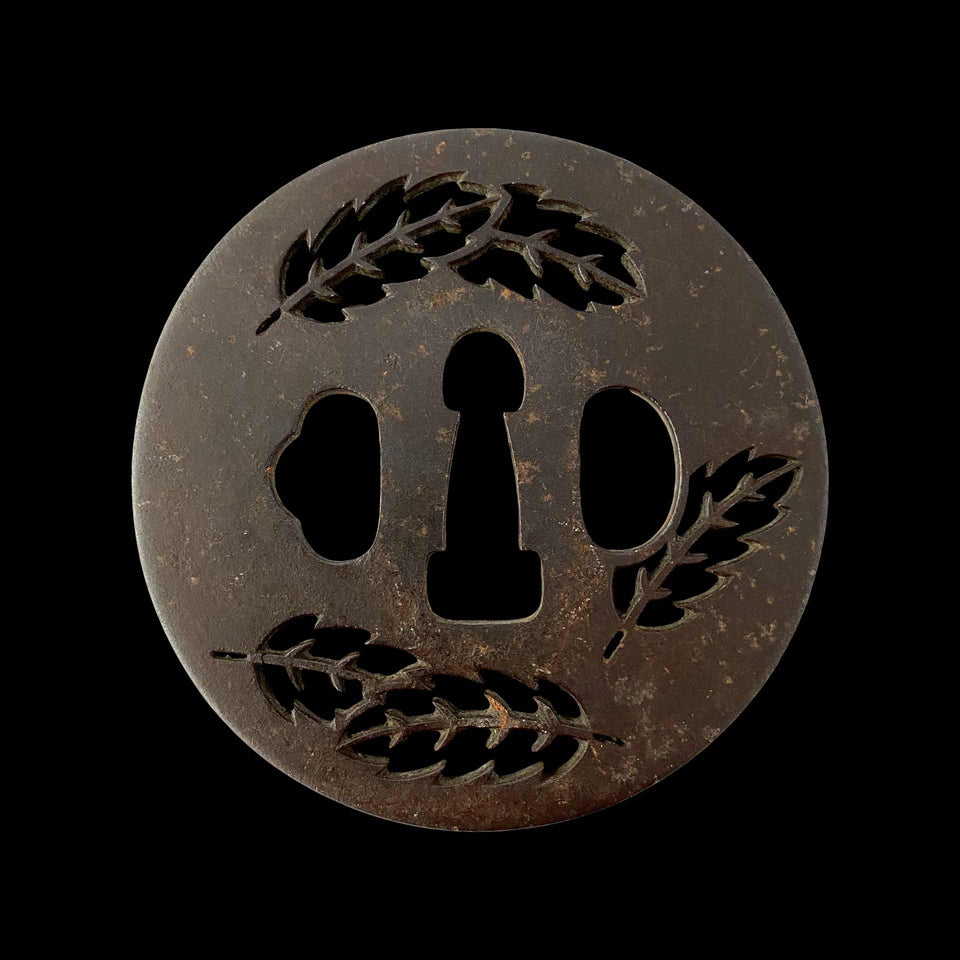 Tsuba motif Feuillages en Fonte de Fer (Japon) - Début du XIXe siècle