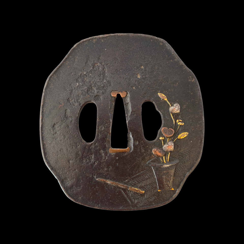 Tsuba Signée en Fonte de Fer (Japon) - XVIIIe siècle