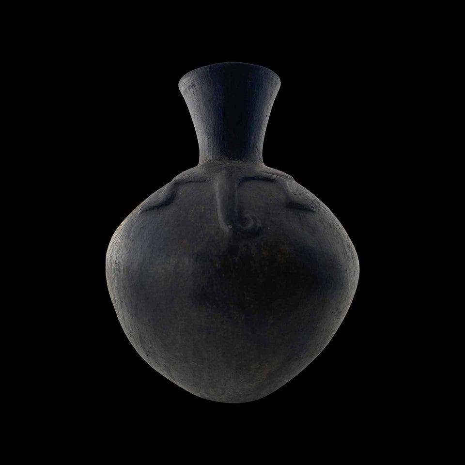 Vase Chimu en Céramique Noire (Pérou) - Xe/XIIe siècle