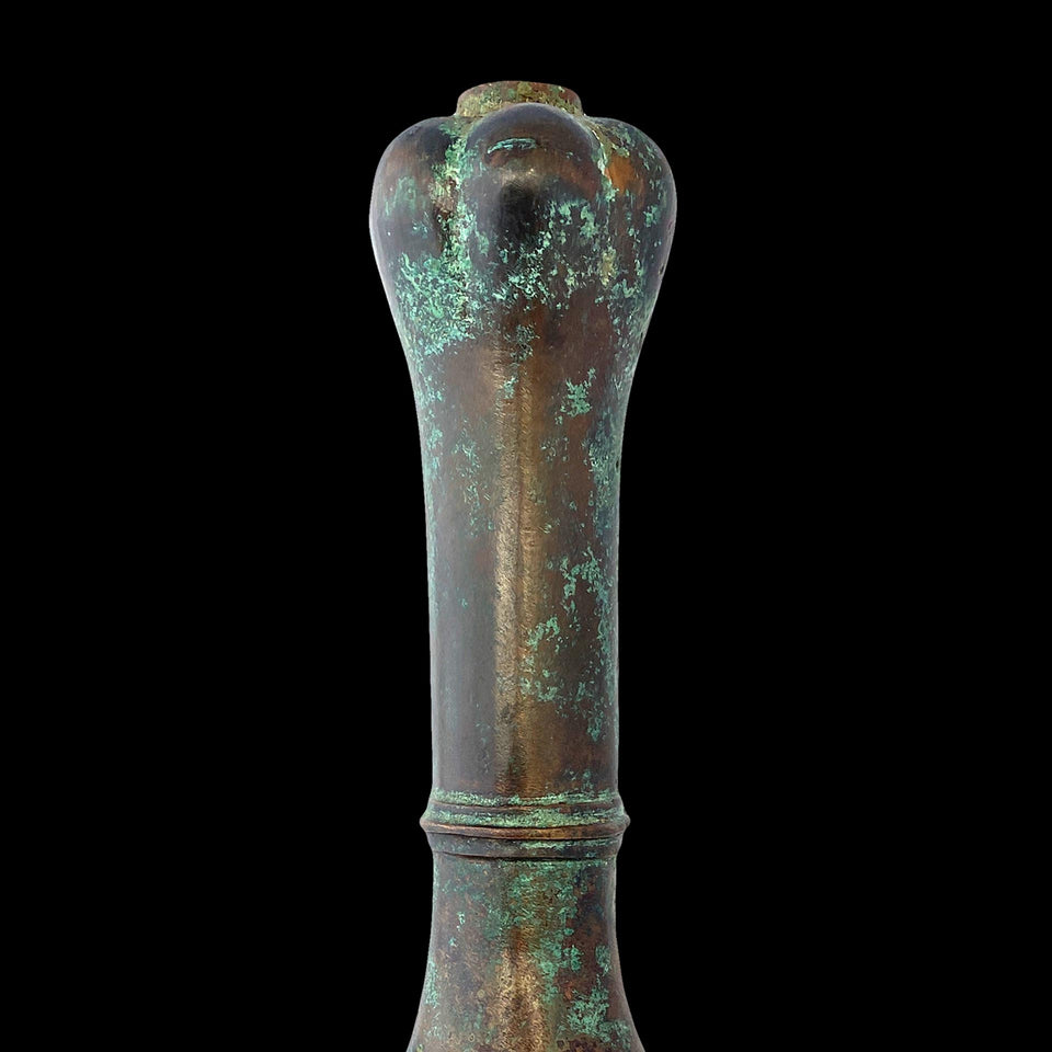 Vase "Gousse d'Ail" en Bronze (Chine) - Dynastie des Han (206 à 220)